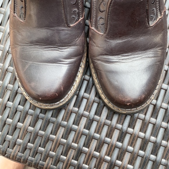 Embroidered leather shoe.  Comfortable footbed. - Picture 5 of 5